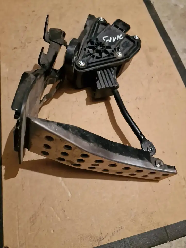 Honda Civic (2006 - 2011)  05J25 Педаль акселератора