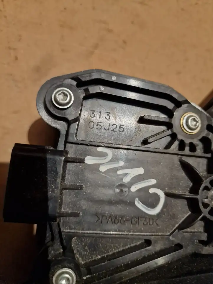 Honda Civic (2006 - 2011)  05J25 Педаль акселератора