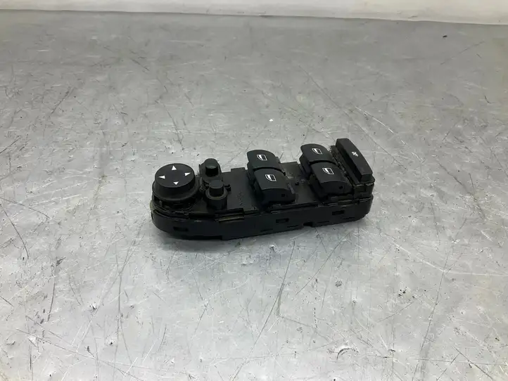 BMW 5 E60 E61 (2004 - 2010) 9122111 Кнопка стеклоподъемников — фото 3