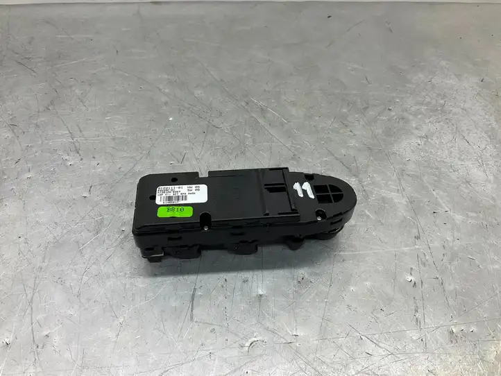 BMW 5 E60 E61 (2004 - 2010) 9122111 Кнопка стеклоподъемников — фото 4