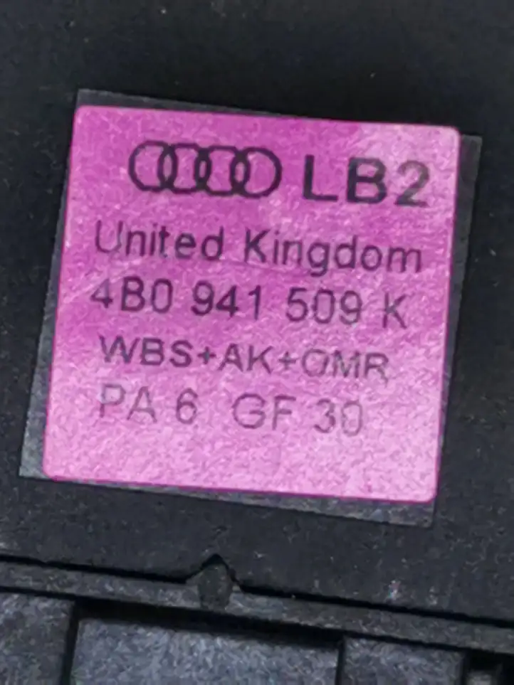 Audi A6 S6 C5 4B (2001 - 2004) 4B0941509K Включатель аварийных фонарей — фото 3