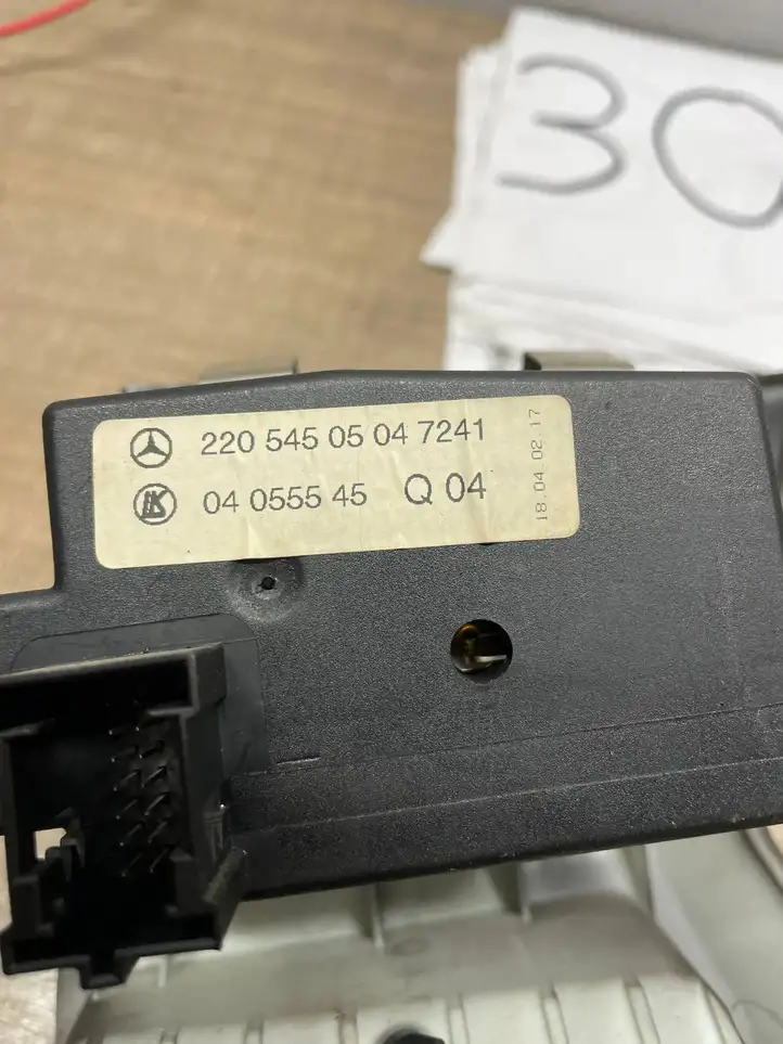 Mercedes-Benz S W220 (1998 - 2006) 2205450504 Включатель фонарей — фото 3