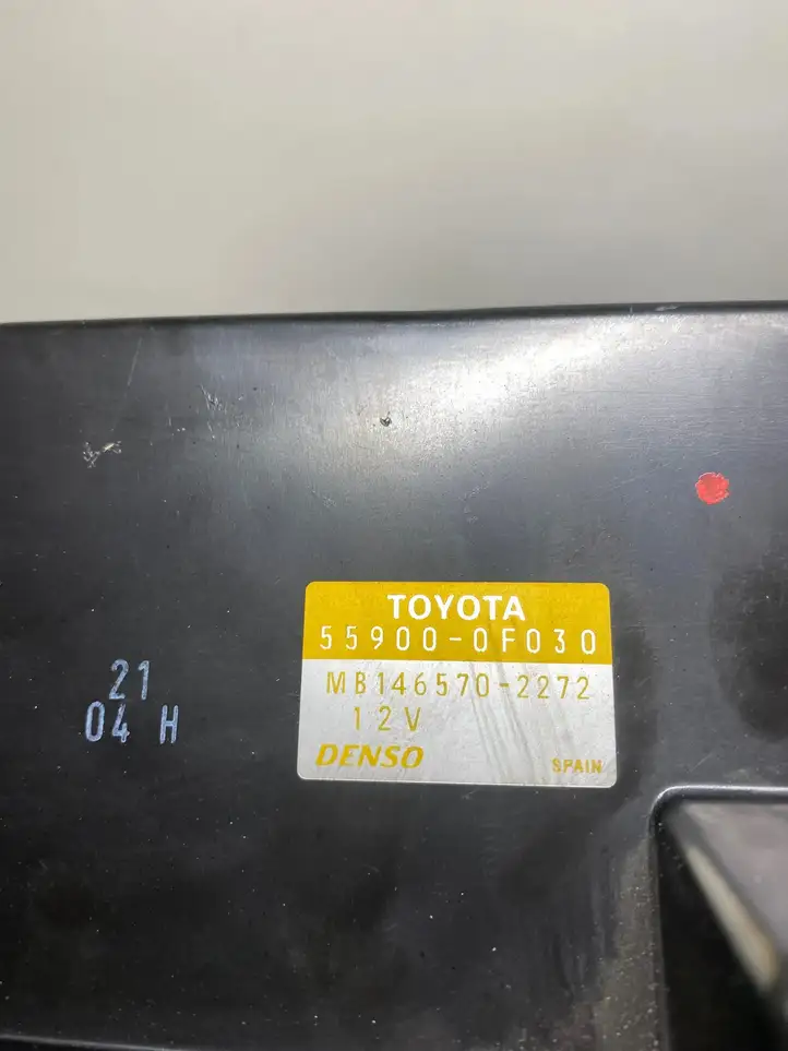Toyota Corolla Verso AR10 (2004 - 2009) 559000F030 Блок управления климат-контролем — фото 3