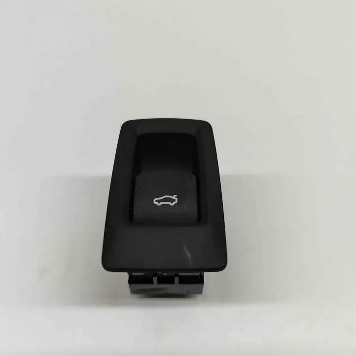 BMW 4 G22 G23 G24 G26 (2020 - ) 9471611 Кнопка закрытия багажника — фото 1