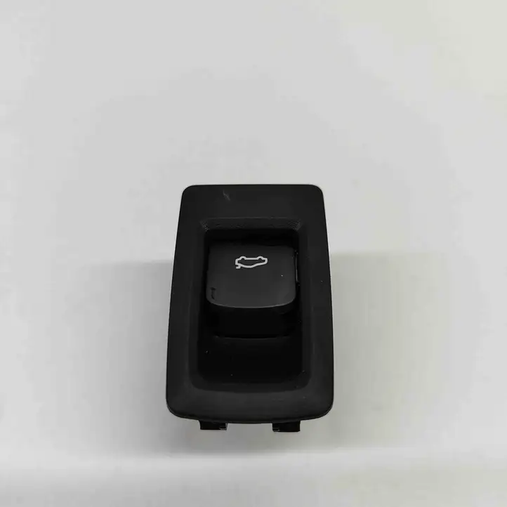 BMW 4 G22 G23 G24 G26 (2020 - ) 9471611 Кнопка закрытия багажника — фото 3