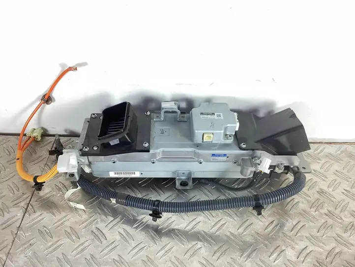 Lexus LS 460 (2006 - 2009)  G927050020 Преобразователь напряжения