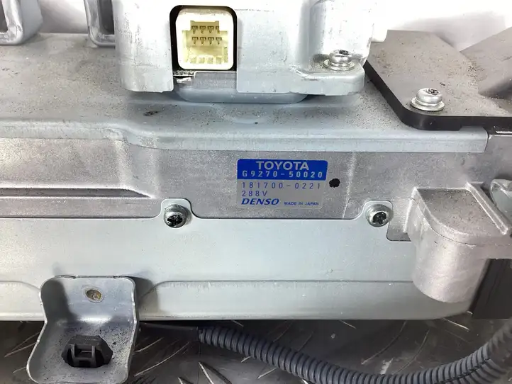 Lexus LS 460 (2006 - 2009)  G927050020 Преобразователь напряжения