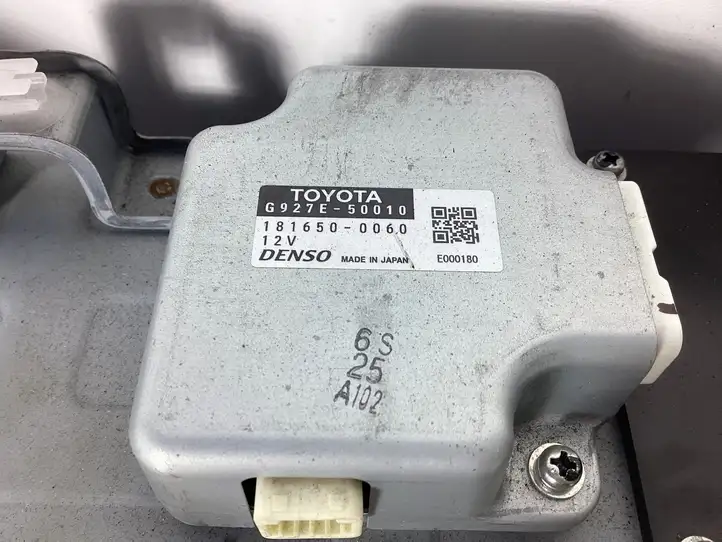 Lexus LS 460 (2006 - 2009)  G927050020 Преобразователь напряжения