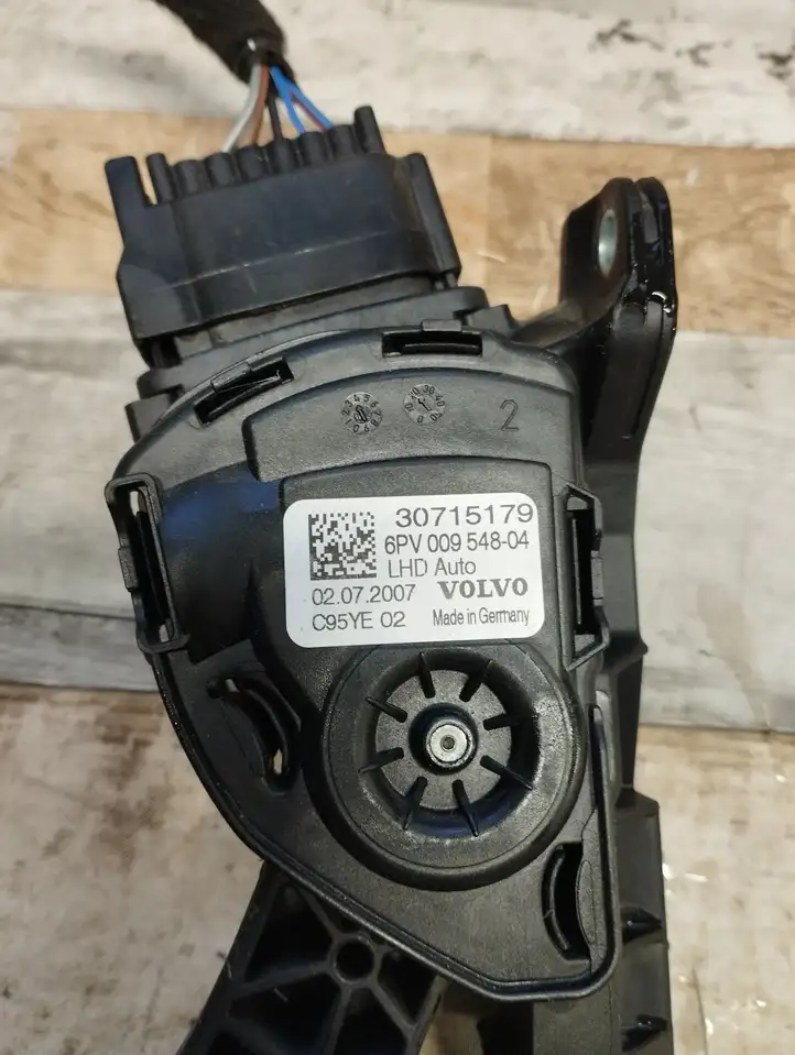 Volvo XC90 (2006 - 2014) 30715179 Педаль акселератора — фото 3