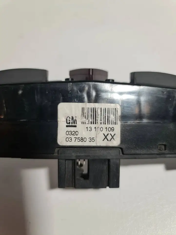 Opel Zafira B (2003 - 2006) 13100109 Включатель аварийных фонарей — фото 5