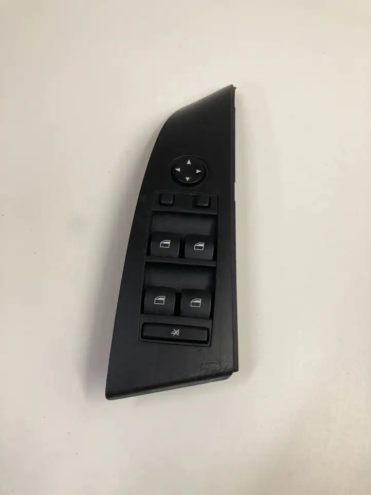 BMW 5 E60 E61 (2004 - 2010) 6943246 Кнопка стеклоподъемников — фото 1