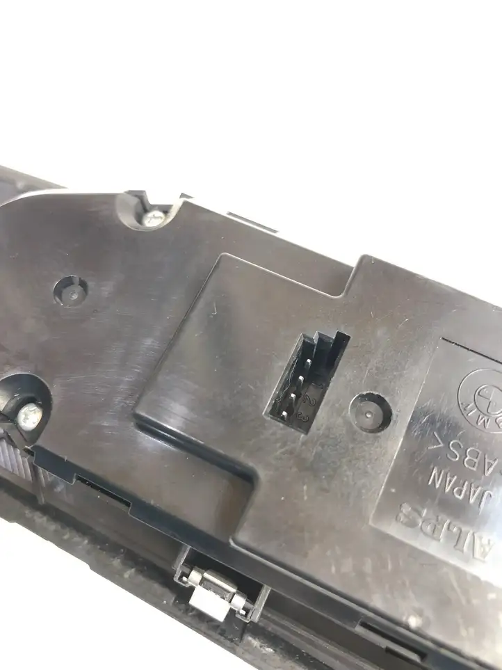BMW 5 E60 E61 (2004 - 2010) 6943246 Кнопка стеклоподъемников — фото 6