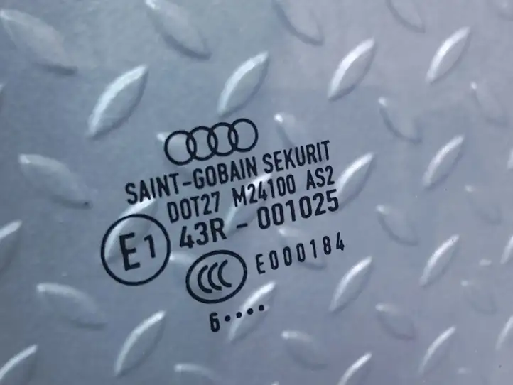 Audi A4 S4 B7 8E 8H (2004 - 2009) QA1024757 Стекло передней двери — фото 2