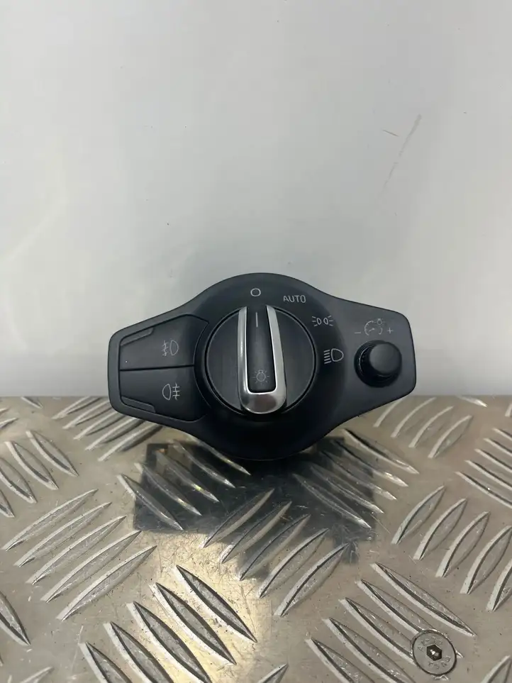 Audi Q5 SQ5 (2012 - 2017) 8K0941531AS Включатель фонарей — фото 1