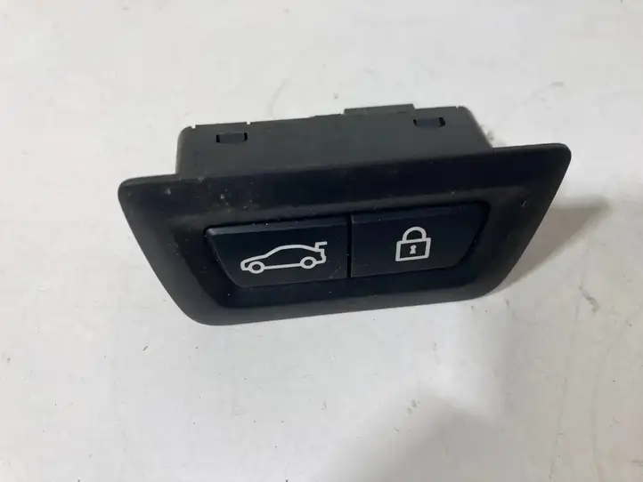 BMW X5 F15 (2013 - 2017) 9275121 Кнопка закрытия багажника — фото 1