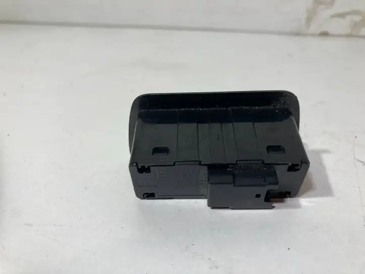 BMW X5 F15 (2013 - 2017) 9275121 Кнопка закрытия багажника — фото 3