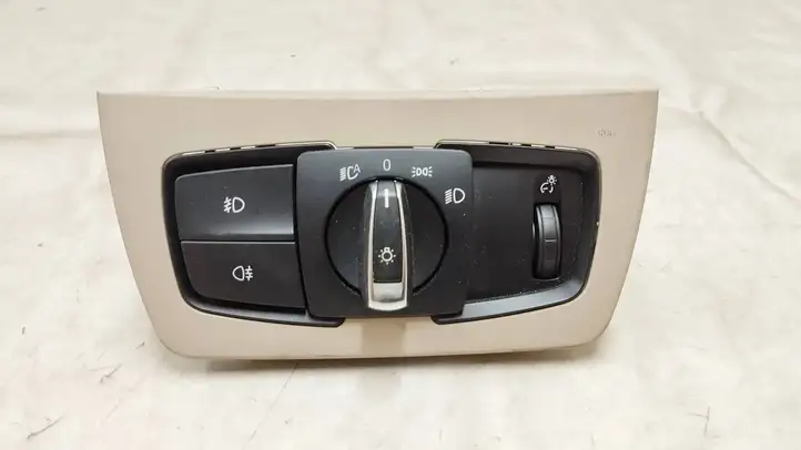 BMW 3 F30 F35 F31 (2012 - 2018) 9393947 Включатель фонарей — фото 1