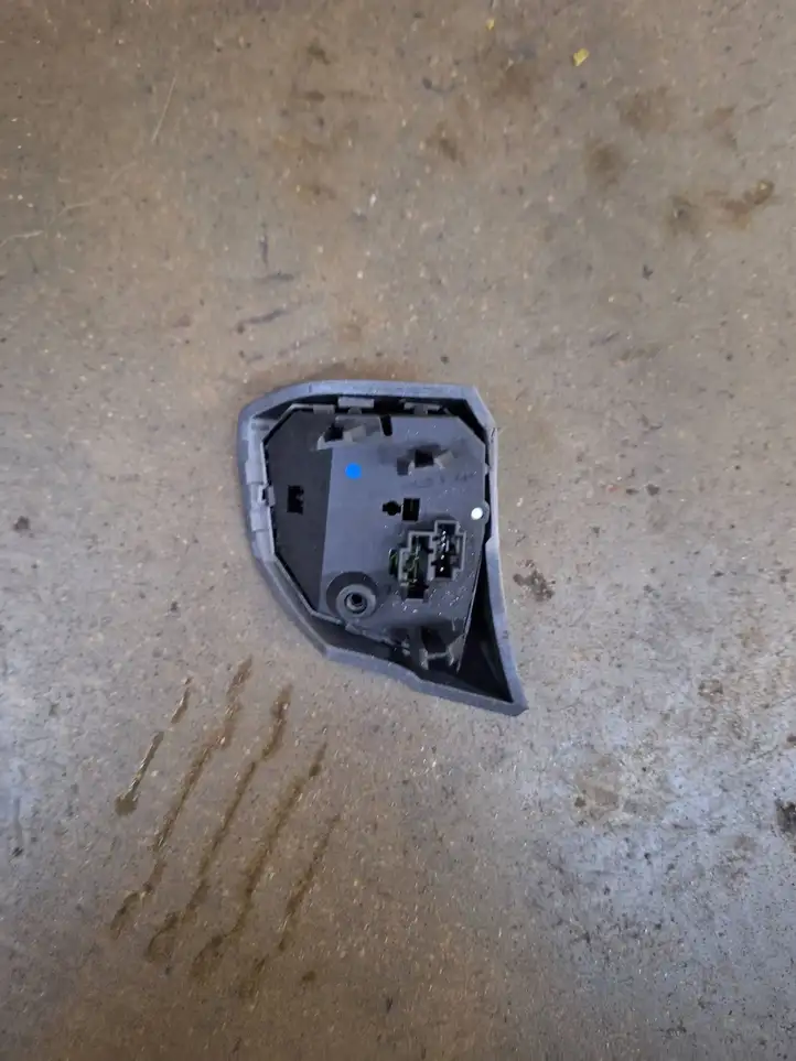 Opel Astra H (2004 - 2009) 13126750 Кнопки на рулевом колесе — фото 2