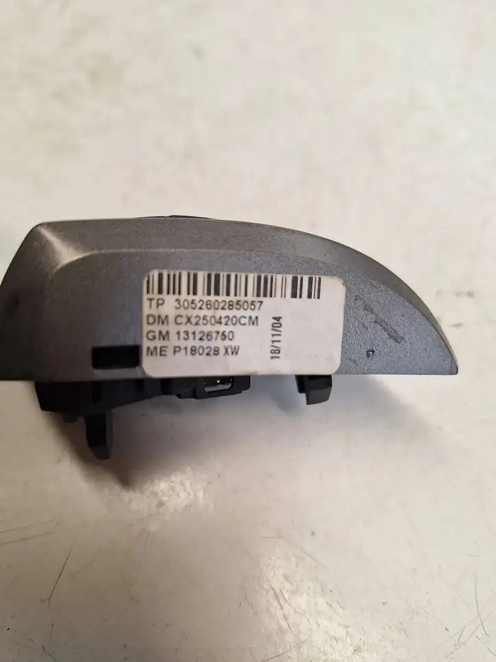 Opel Astra H (2004 - 2009) 13126750 Кнопки на рулевом колесе — фото 3