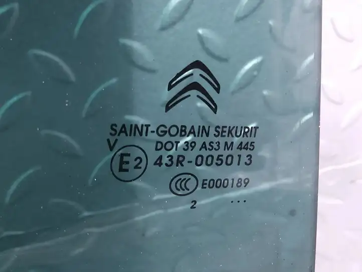 Citroen DS5 (2011 - 2018) 9687045280 Стекло задней двери — фото 2