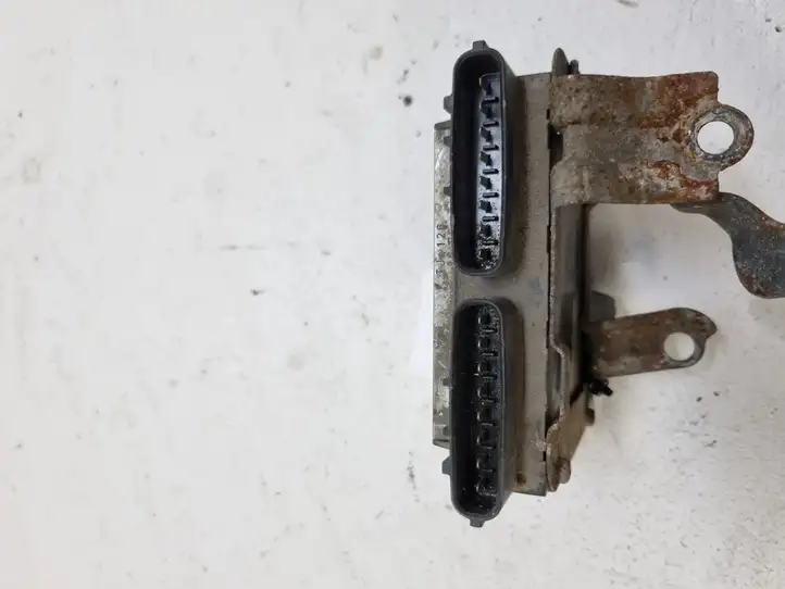 Toyota Corolla Verso AR10 (2004 - 2009) 8987120050 Блок управления форсунками — фото 3