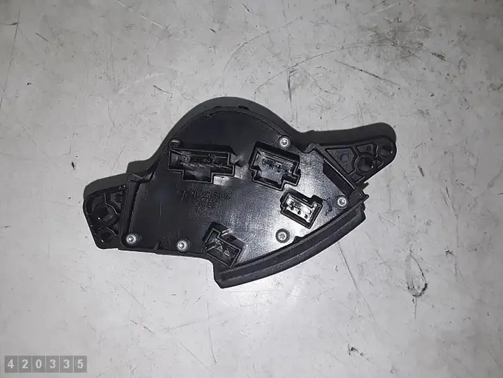 Mercedes-Benz E W211 (2002 - 2009) A21182133587241 Кнопки на рулевом колесе — фото 3