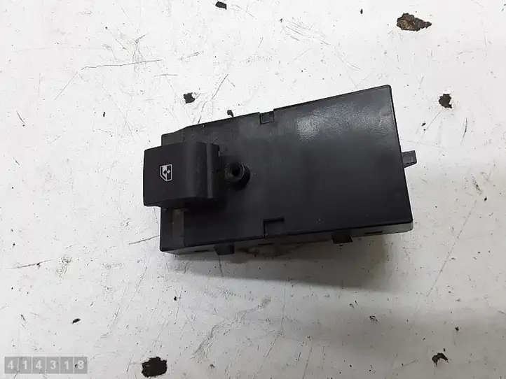 Opel Astra J (2012 - 2015) 13301886 Кнопка стеклоподъемников — фото 1