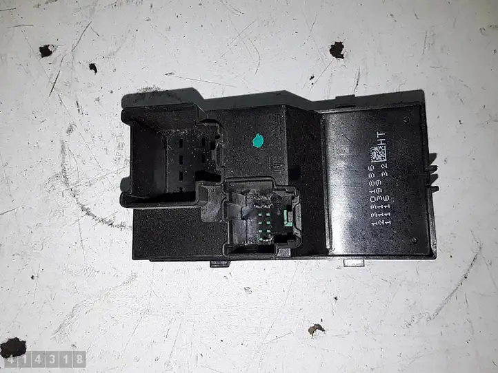 Opel Astra J (2012 - 2015) 13301886 Кнопка стеклоподъемников — фото 4