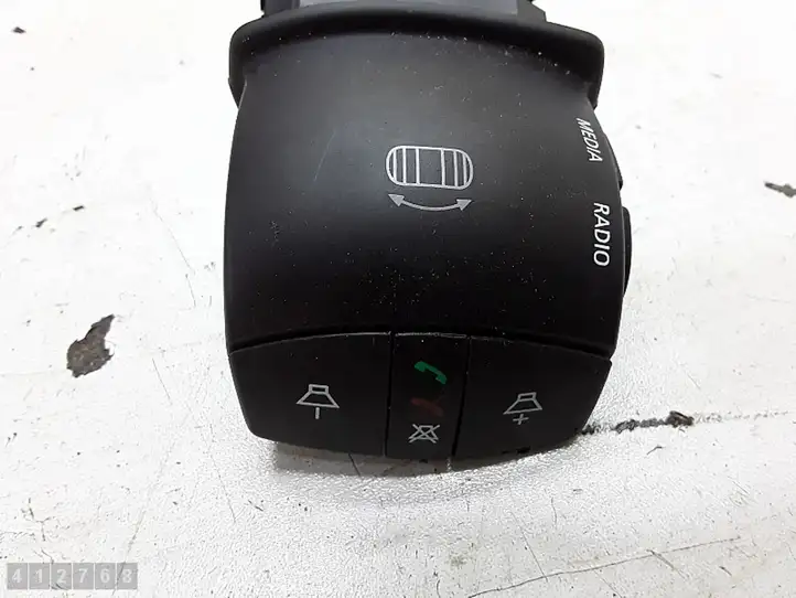 Renault Megane III (2009 - 2016)  25552540R Мултифункционный включатель управления / ручка