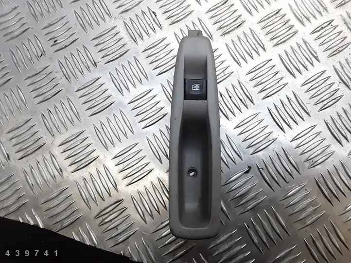 Renault Captur (2013 - 2020) 829614619R Кнопка стеклоподъемников — фото 18