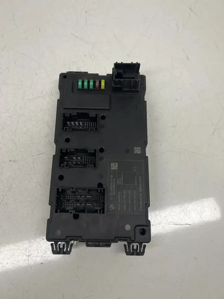 BMW 1 F20 F21 (2011 - 2019) 6135680904901 Модуль комфорта — фото 1