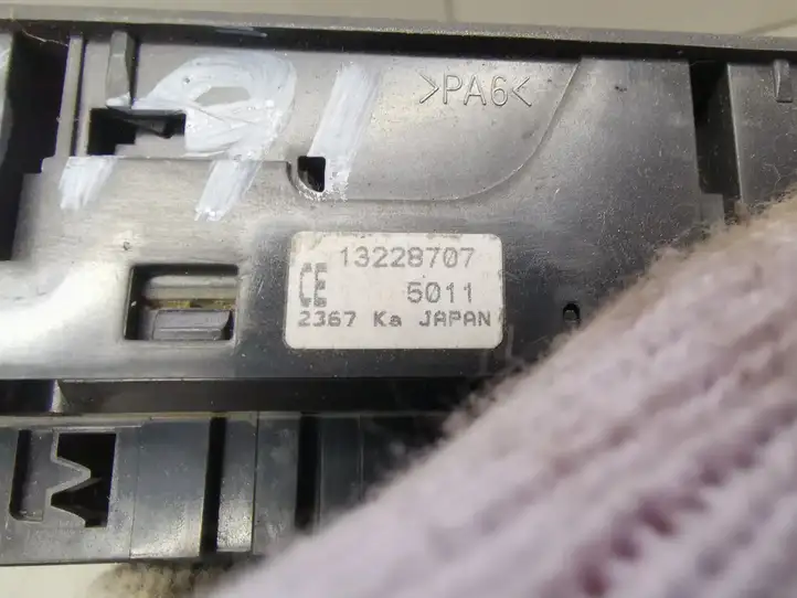 Opel Astra H (2004 - 2009) 13228707 Кнопка стеклоподъемников — фото 4