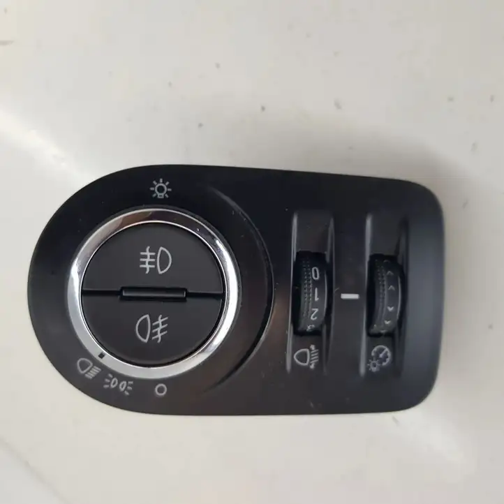 Opel Zafira C (2014 - 2016) 13294819 Включатель фонарей — фото 1