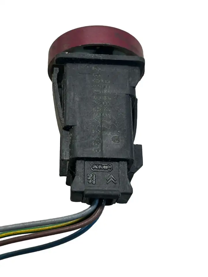 Citroen Berlingo (1996 - 2002) 9644845777 Включатель аварийных фонарей — фото 2