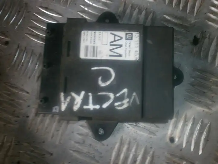 Opel Vectra (2002 - 2005)  13111457 Блок управления дверью