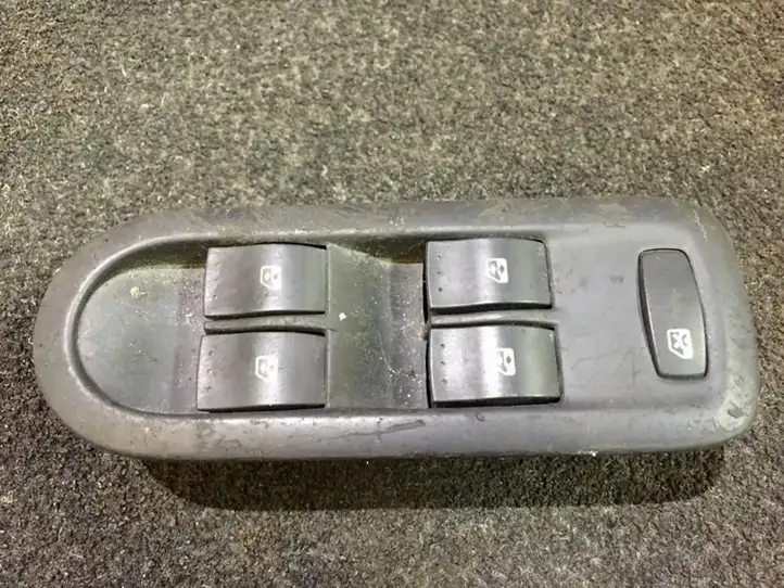 Renault Megane II (2002 - 2005) 156018071c Блок кнопок стеклоподъемников — фото 1