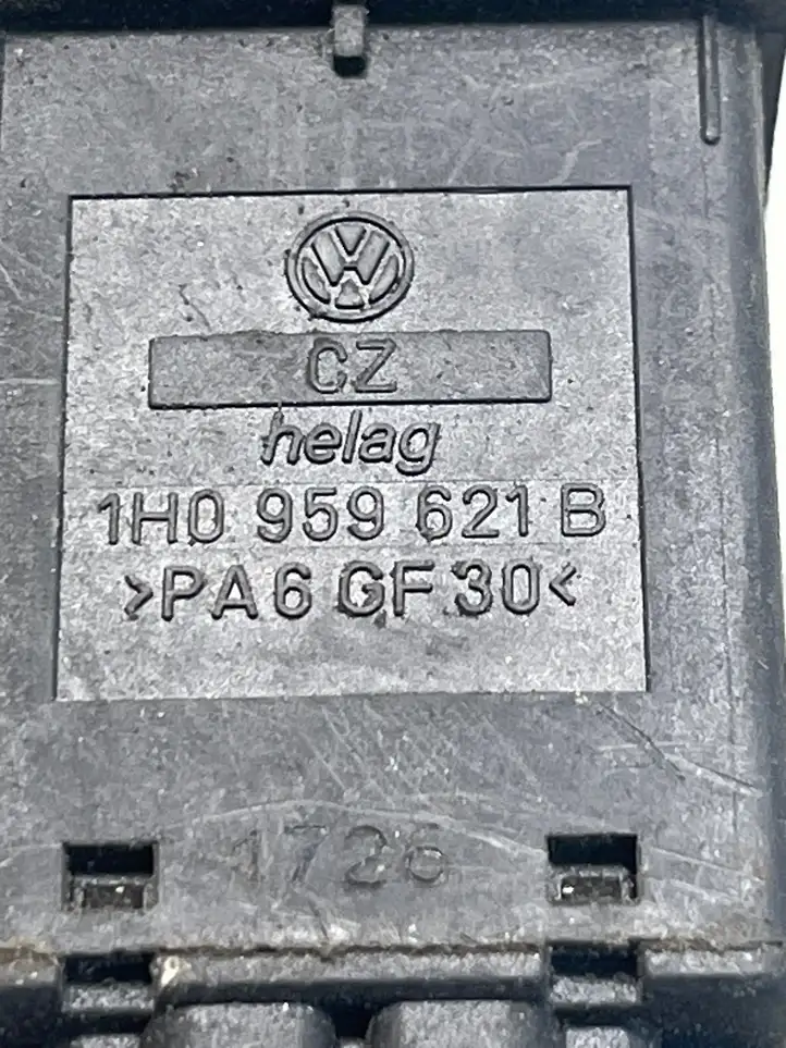 Volkswagen Polo III 6N 6N2 6NF (1994 - 2001) 1H0959621B Кнопка обогрева стекла — фото 3