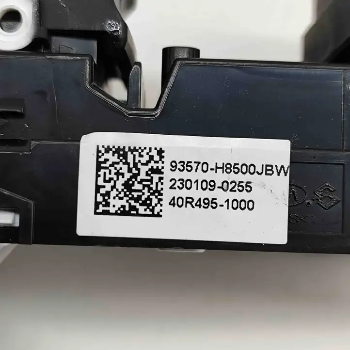 Kia Stonic (2017 - ) 93570H8500JBW Кнопка стеклоподъемников — фото 6