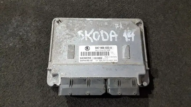 Skoda Fabia Mk1 (6Y) (1999 - 2007)  047906033A Блок управления двигателя