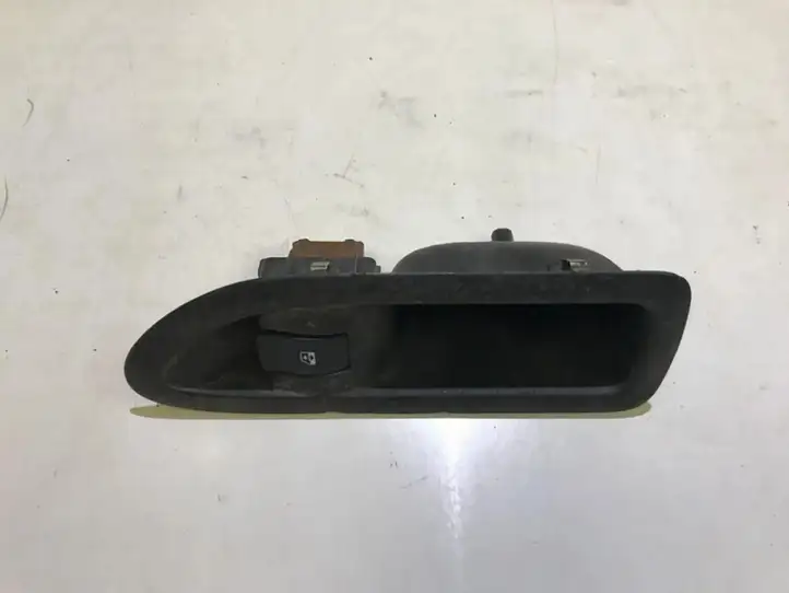 Renault Laguna II (2001 - 2005) 8200016013 Блок кнопок стеклоподъемников — фото 1