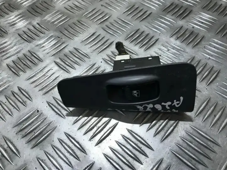 Kia Cerato (2003 - 2007) 621w03620 Кнопка стеклоподъемников — фото 1