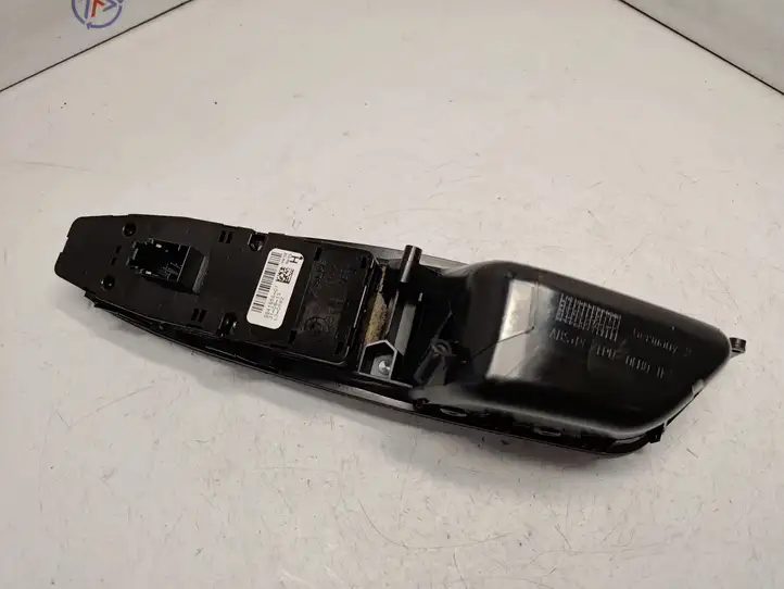 BMW 5 F10 F11 (2009 - 2016) 9241955 Блок кнопок стеклоподъемников — фото 4