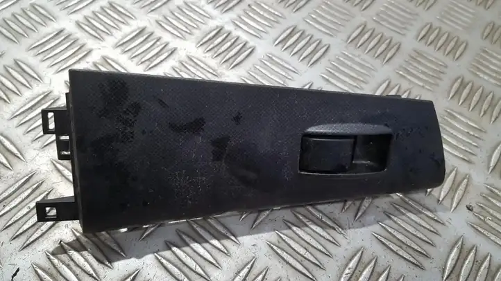 Toyota Corolla E120 E130 (2000 - 2004) 7423202300 Кнопка стеклоподъемников — фото 1