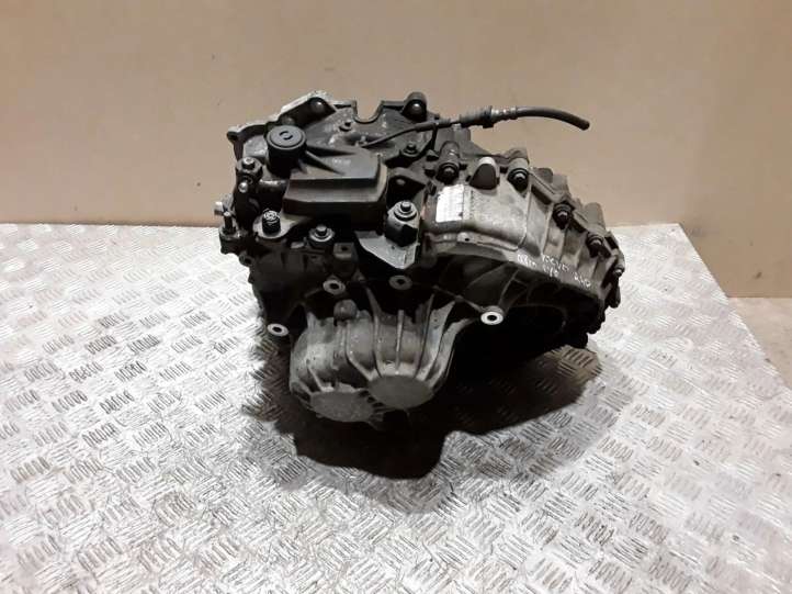 30783235 Volvo V70 Mechaninė 6 pavarų dėžė