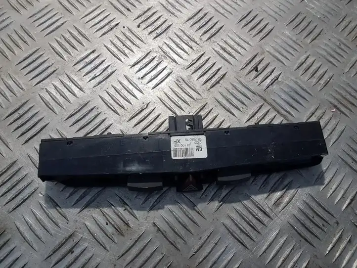 Opel Astra H (2004 - 2009) 13100105 Включатель аварийных фонарей — фото 2