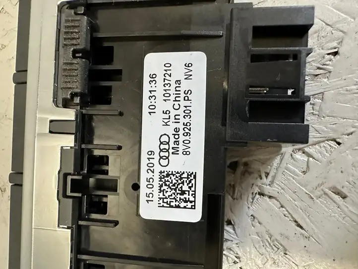 Audi A3/S3 8V (2016 - 2020) 8V0925301PS Блок кнопок на панели — фото 2
