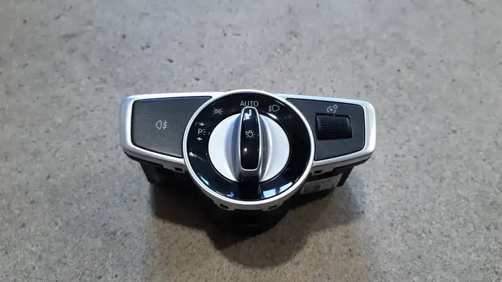 Mercedes-Benz E W213 (2016 - ) A2229055508 Включатель фонарей — фото 1