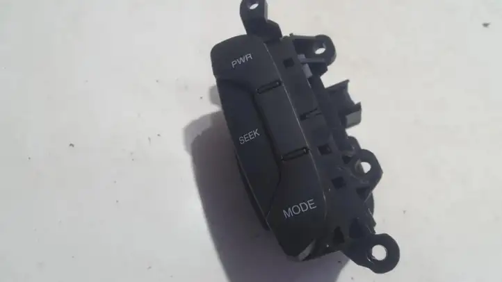 Chevrolet Captiva (2006 - 2011) 96628528 Кнопки на рулевом колесе — фото 1