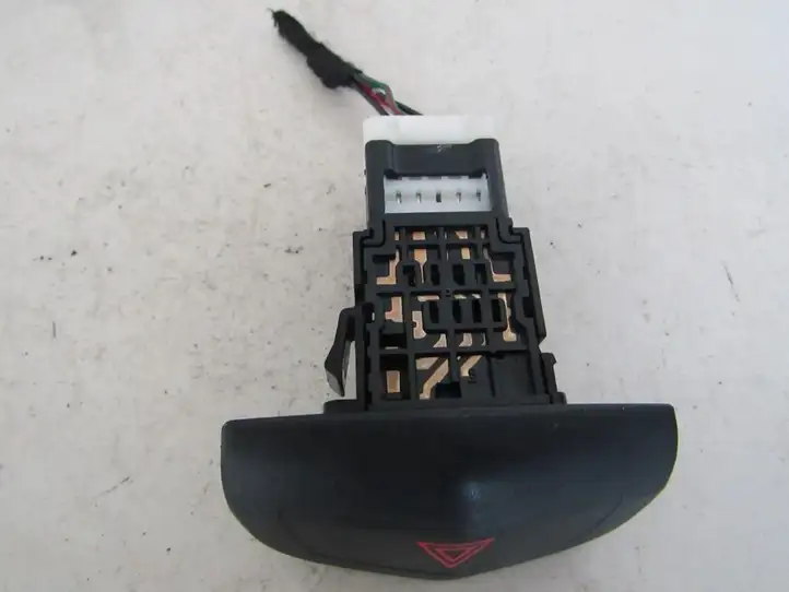 Nissan Primera (2001 - 2008) 06016 Включатель аварийных фонарей — фото 1