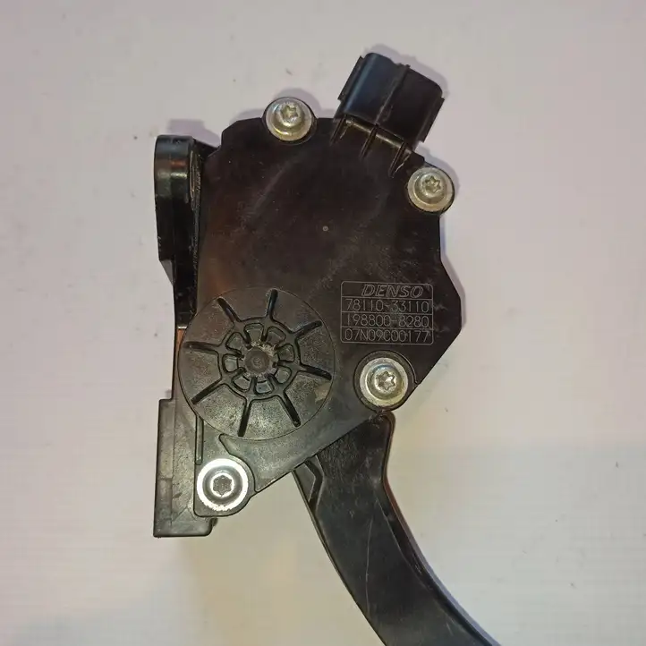 Lexus RX 450h (2008 - 2012)  7811033110 Педаль акселератора